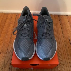 Nike Zoom Shoes - LIKE NEW!